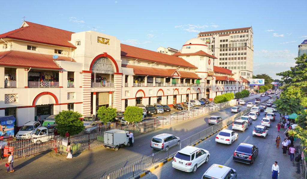 စGuide to Bogyoke Market: ဗိုလ်ချုပ်ဈေးမှာ ဘာတွေရှိလဲ၊ ဘာတွေဝယ်လို့ရလဲ…?