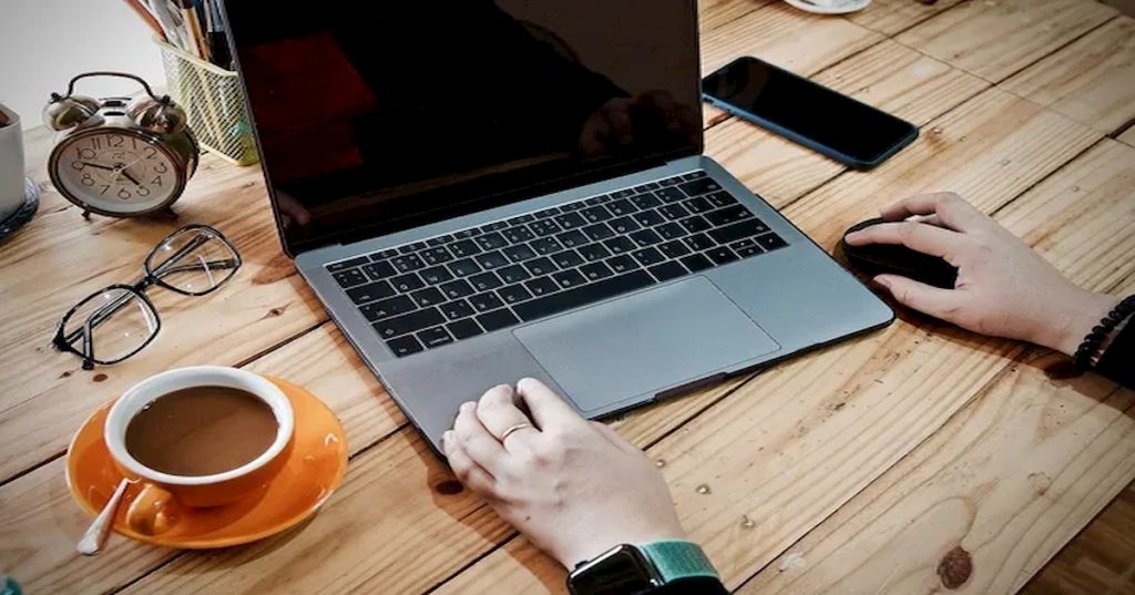 စWork From Home လုပ်ဖို့ အကောင်းဆုံး Laptop များ