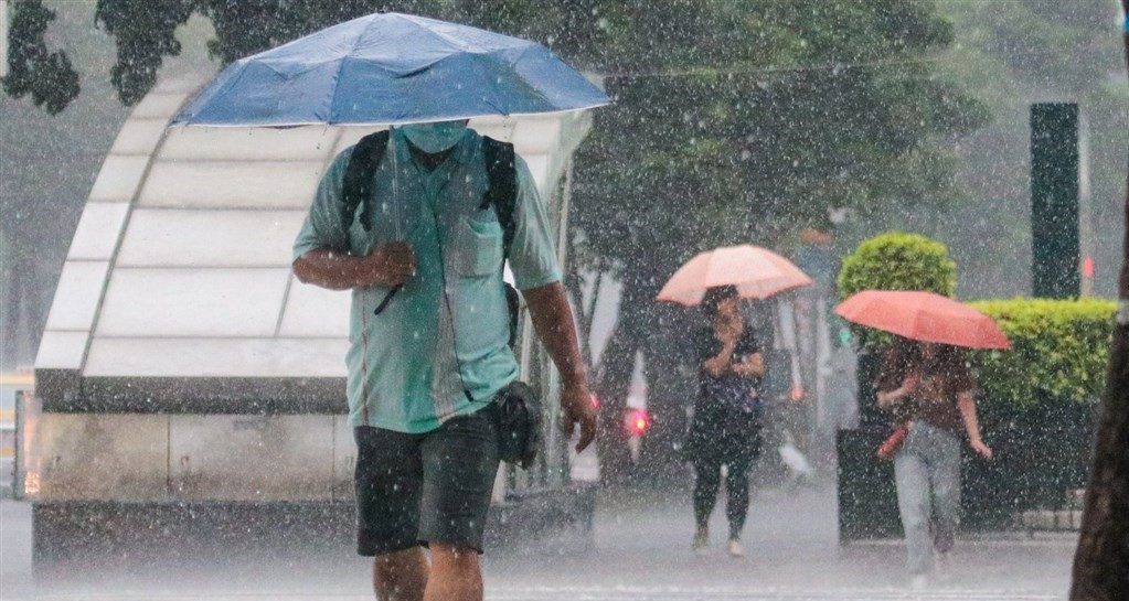 စမုန်တိုင်းငယ် (Depression)၏ အရှိန်ကြောင့် ရန်ကုန်မြို့၌ ယခုရက်ပိုင်းအတွင်း နေရာကွက်၍ မိုးသည်းနိုင်