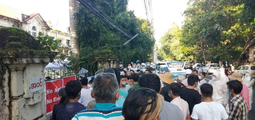 စမည်သည့်အကြောင်းဖြင့်ဖြစ်စေ လူ (၃၀) ထက်ပို၍ စုဝေးပါက တည်ဆဲဥပဒေများနှင့်အညီ အရေးယူမည်